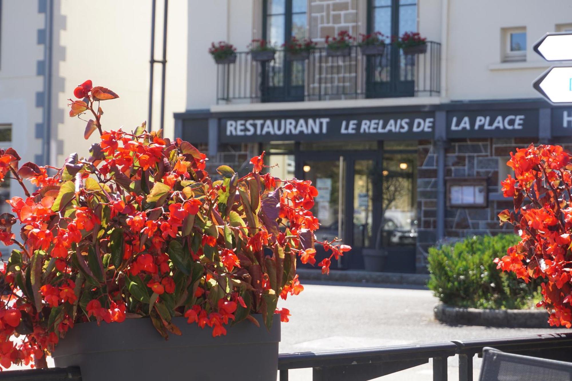 Le Relais De La Place Le Faou Esterno foto