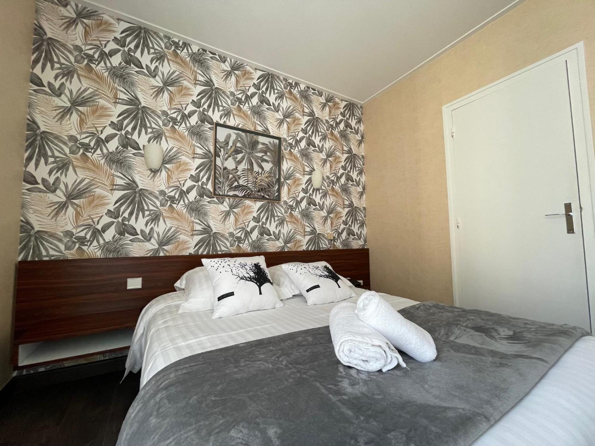 Le Relais De La Place Le Faou Esterno foto